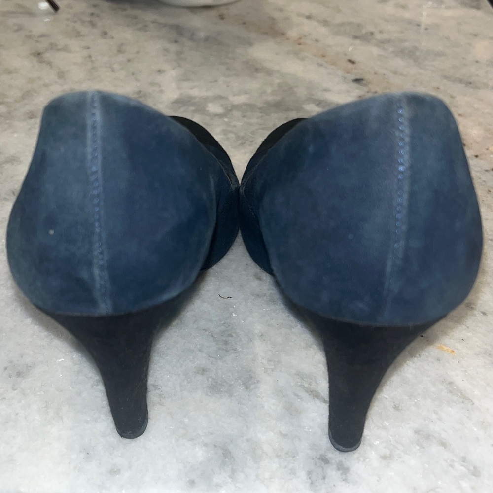 Franco Sarto Women's Navy and Black Round Toe Suede Heels - Picture 6 of 7